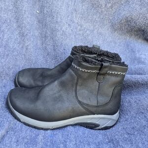 Merrell Black Ankle Boots with Gray Sole